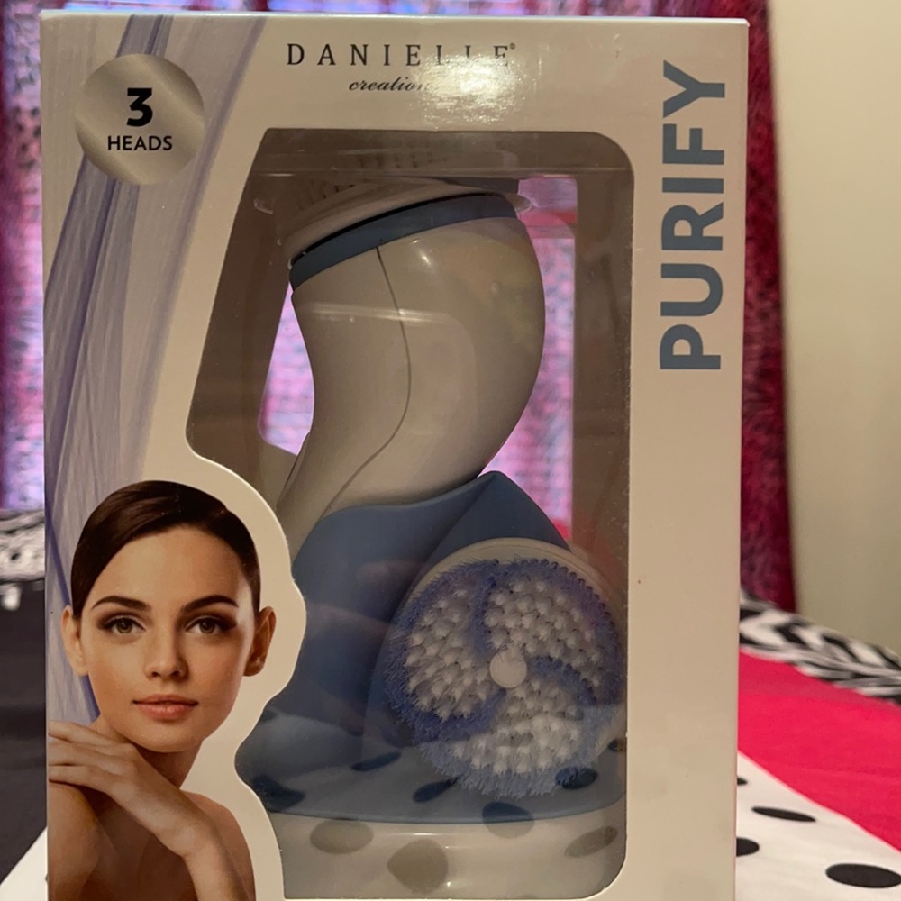 Facial cleaner